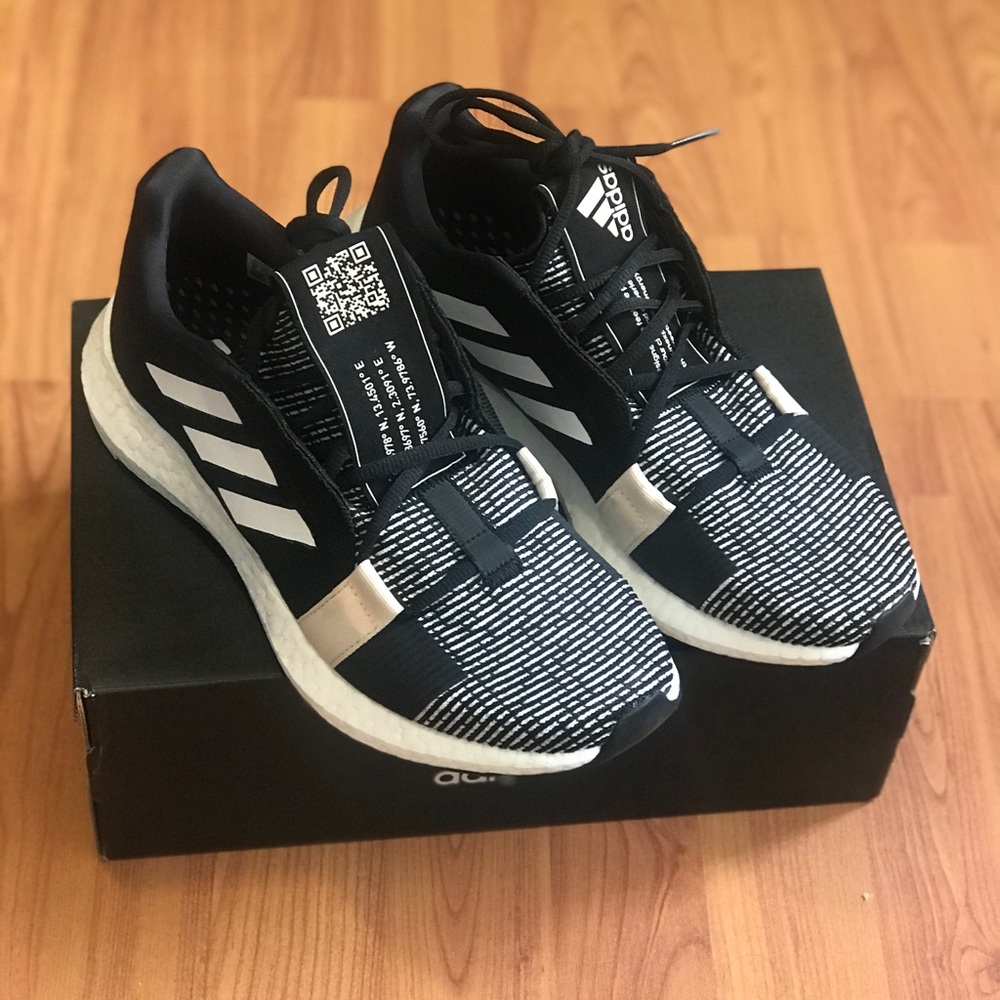 Brand New Adidas SenseBoost sz9 Womens with box